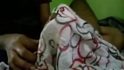 वह अपने प्रेमी की सेक्सी पिक्चर हीरोइन आंखों के सामने एक अजनबी banges
