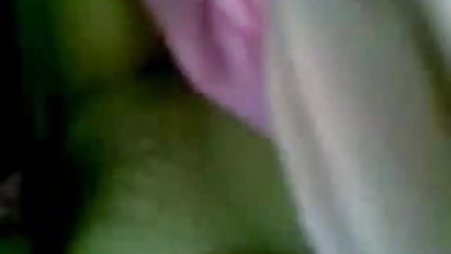 सुंदर काले बालों वाली किशोरी masturbates करीना कपूर का सेक्सी पिक्चर के साथ के साइबियन