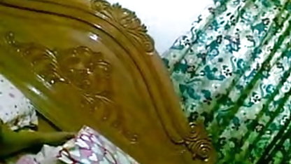 Gneat में मुंह और रबड़ की पूंछ में योनी चौधरी की सेक्सी पिक्चर