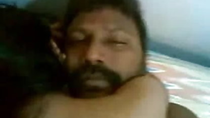 कम्पन या उत्तेजना यन्त्र सेक्स के साथ मुंडा चूत सेक्सी पिक्चर फिल्म