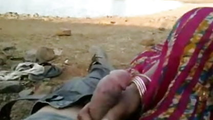 मारिया Rabushkina मैं बहुत सेक्सी पिक्चर एक महंगी कार में masturbates